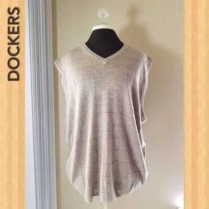 Dockers NWT Men's Vest Size X Large Color Biscuit